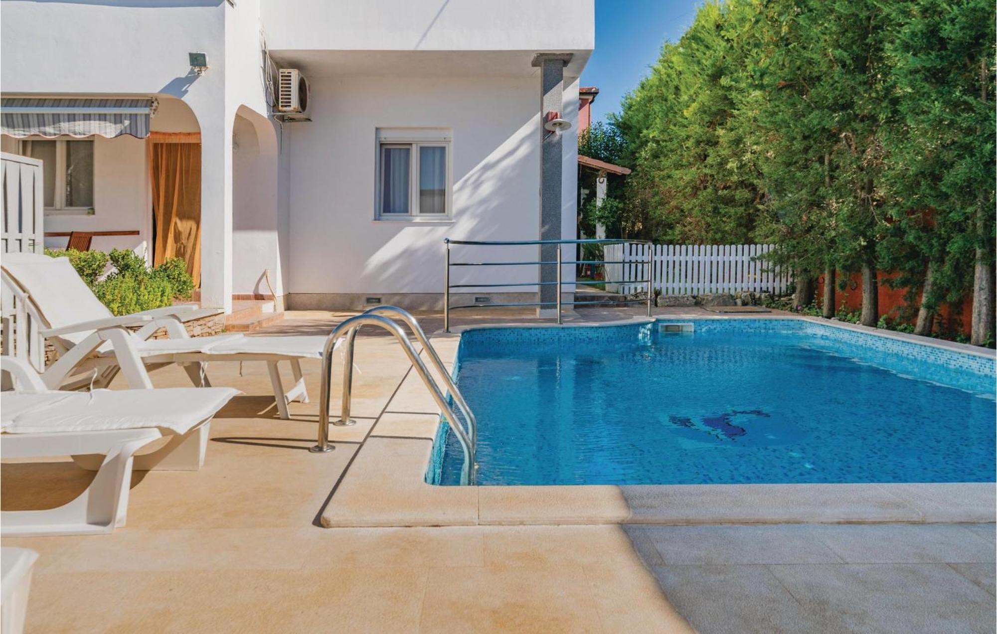 Nice Apartment In Fazana With Wifi Fondole Exterior photo
